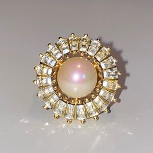 Vintage CHRISTIAN DIOR Gold Plated Faux Pearl Ring w/Crystal Rhinestone Accents